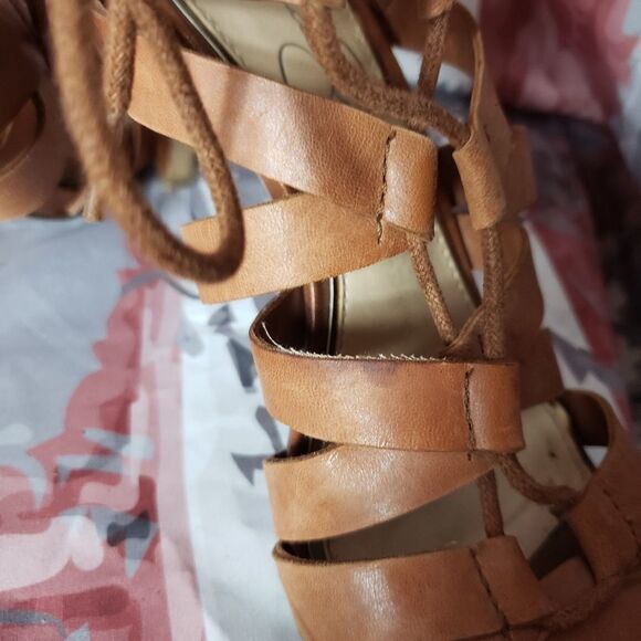 Jessica Simpson Gladiator - Picture 4 of 6